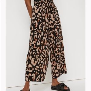 H&M crop pull on pants in leopard print. Ordered two sizes